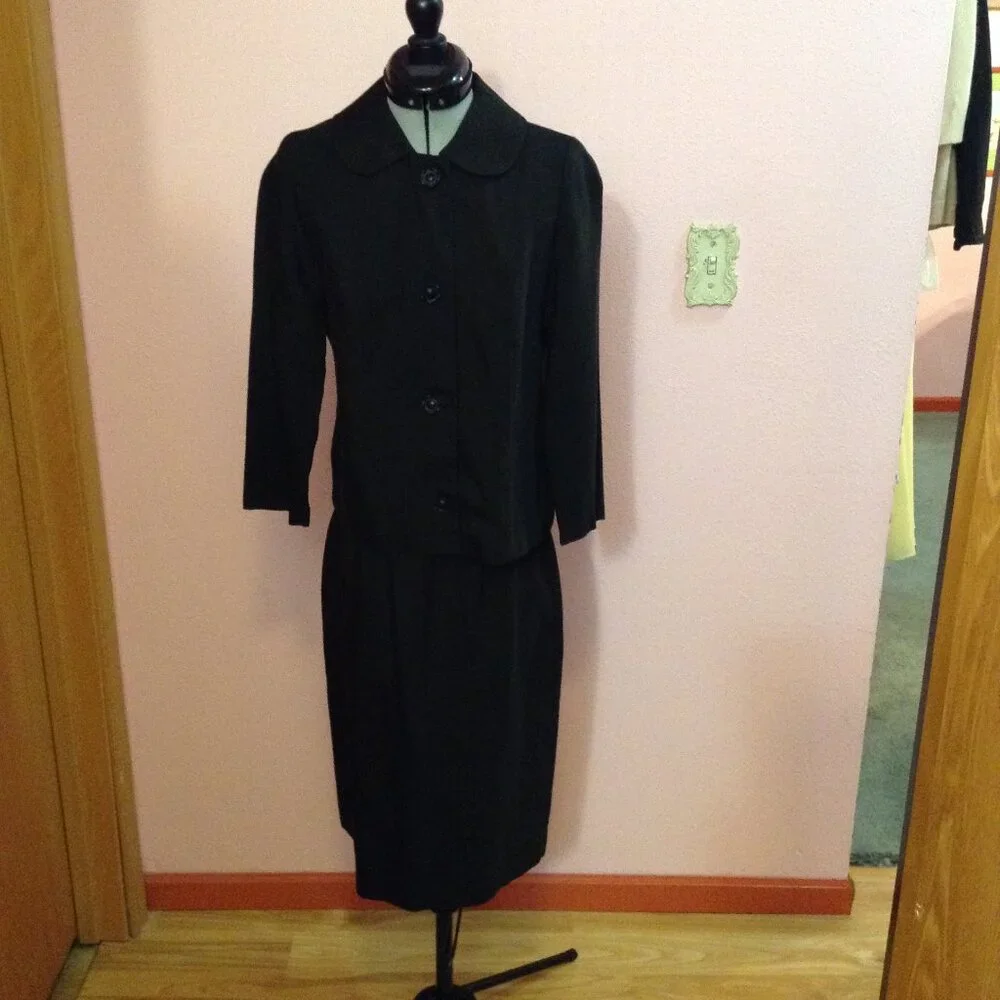 Vintage 1960s Black Skirt Suit with Peter Pan Collar - Picture 1 of 4
